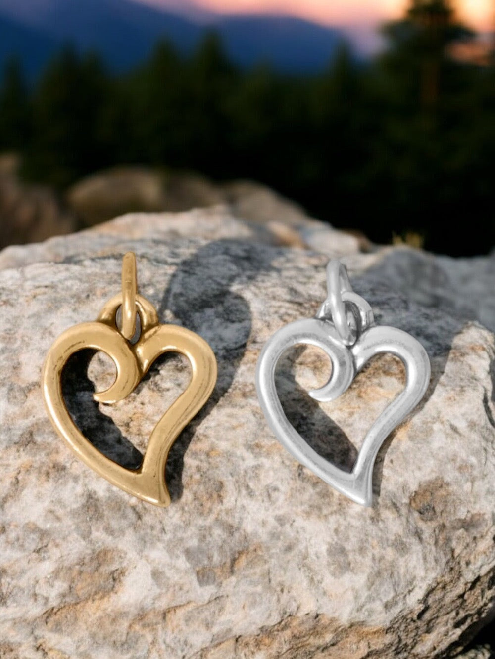 Charm-Anhänger aus Sterlingsilber mit stilisiertem Herzumriss
