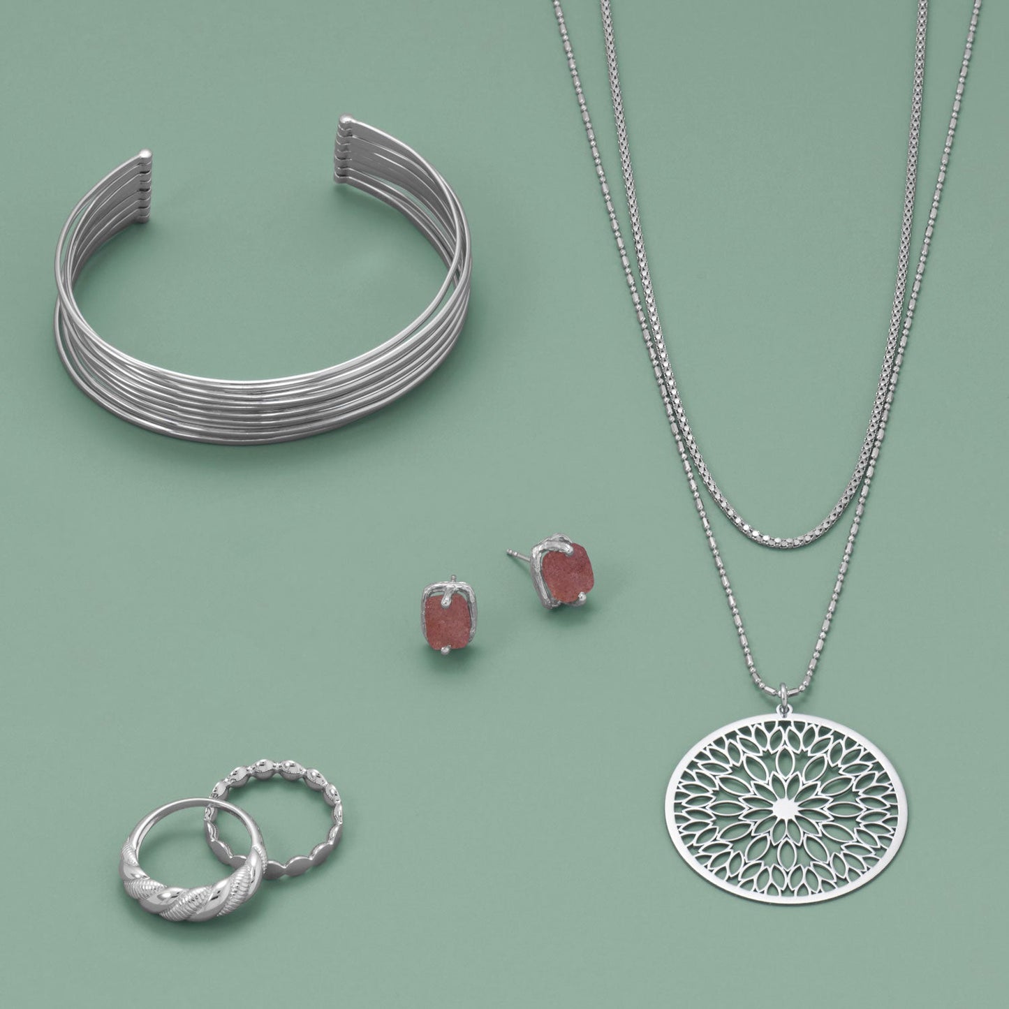 18" + 2" Round Flower Pattern Disk Necklace-Sparks and Gem