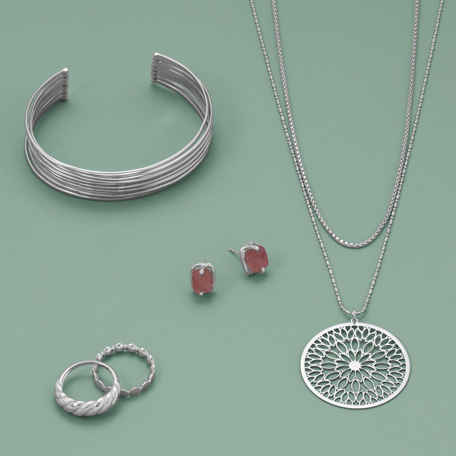 18" + 2" Round Flower Pattern Disk Necklace-Sparks and Gem