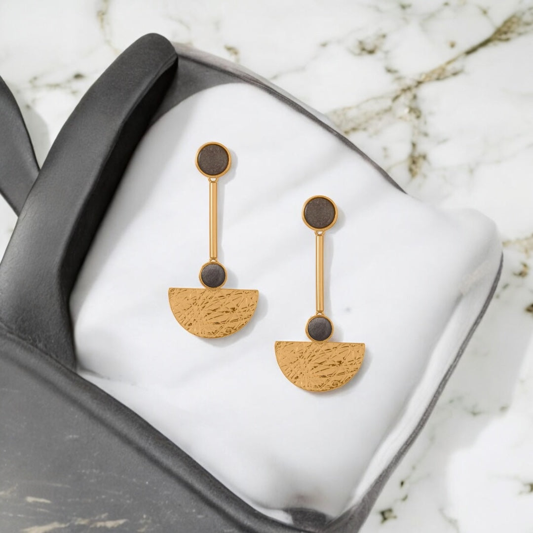 Fan Design Gold Earrings with Obsidian - Sparks and Gem